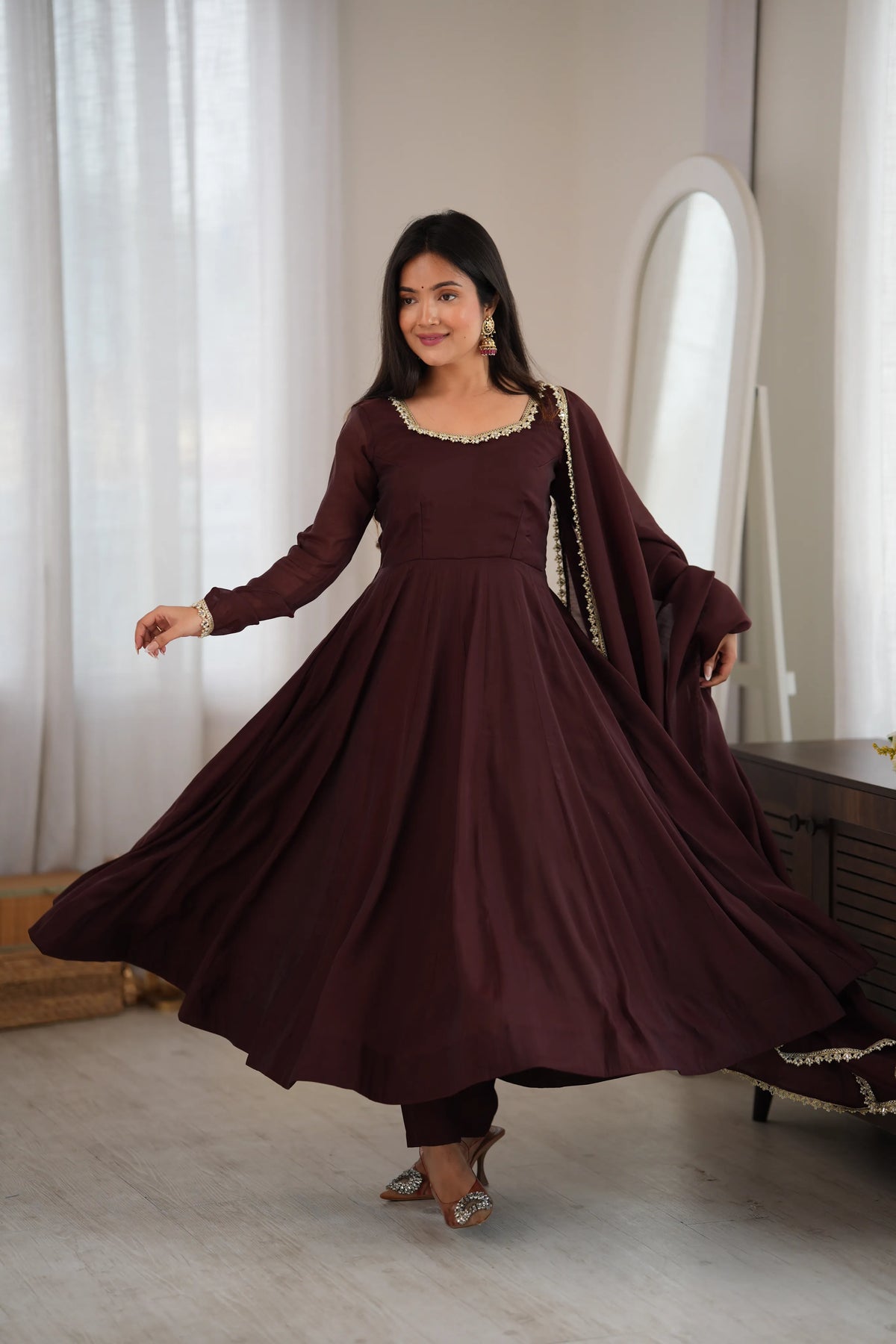 Premium Pure Mal Chanderi 16 Kali Anarkali Gown Set with Dupatta & Pant