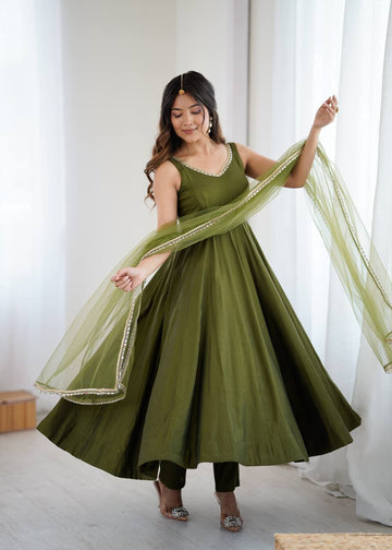 Premium Pure Romansilk Chanderi 4 Meter Flared Anarkali Gown Set