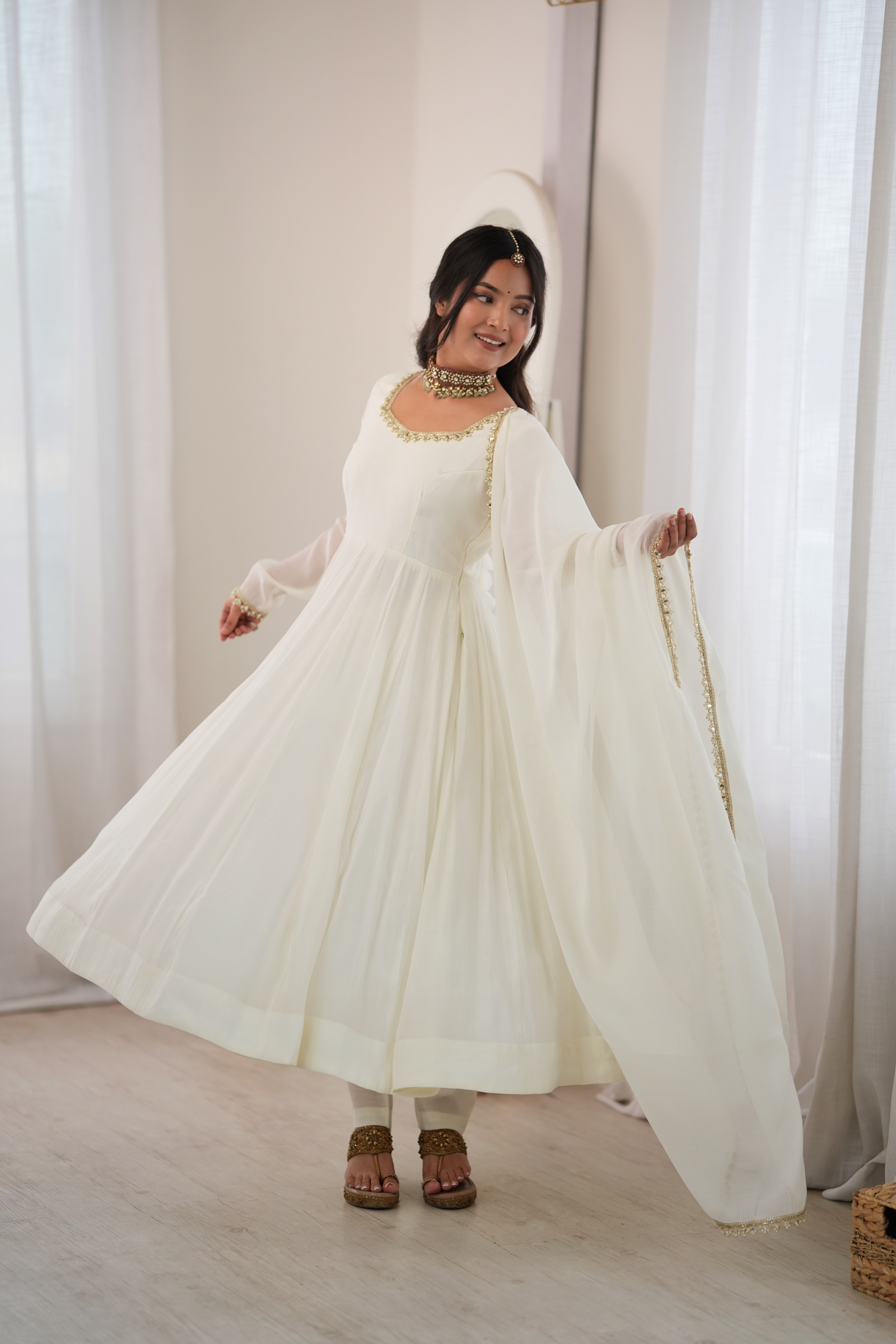 Premium Pure Mal Chanderi 16 Kali Anarkali Gown Set with Dupatta & Pant