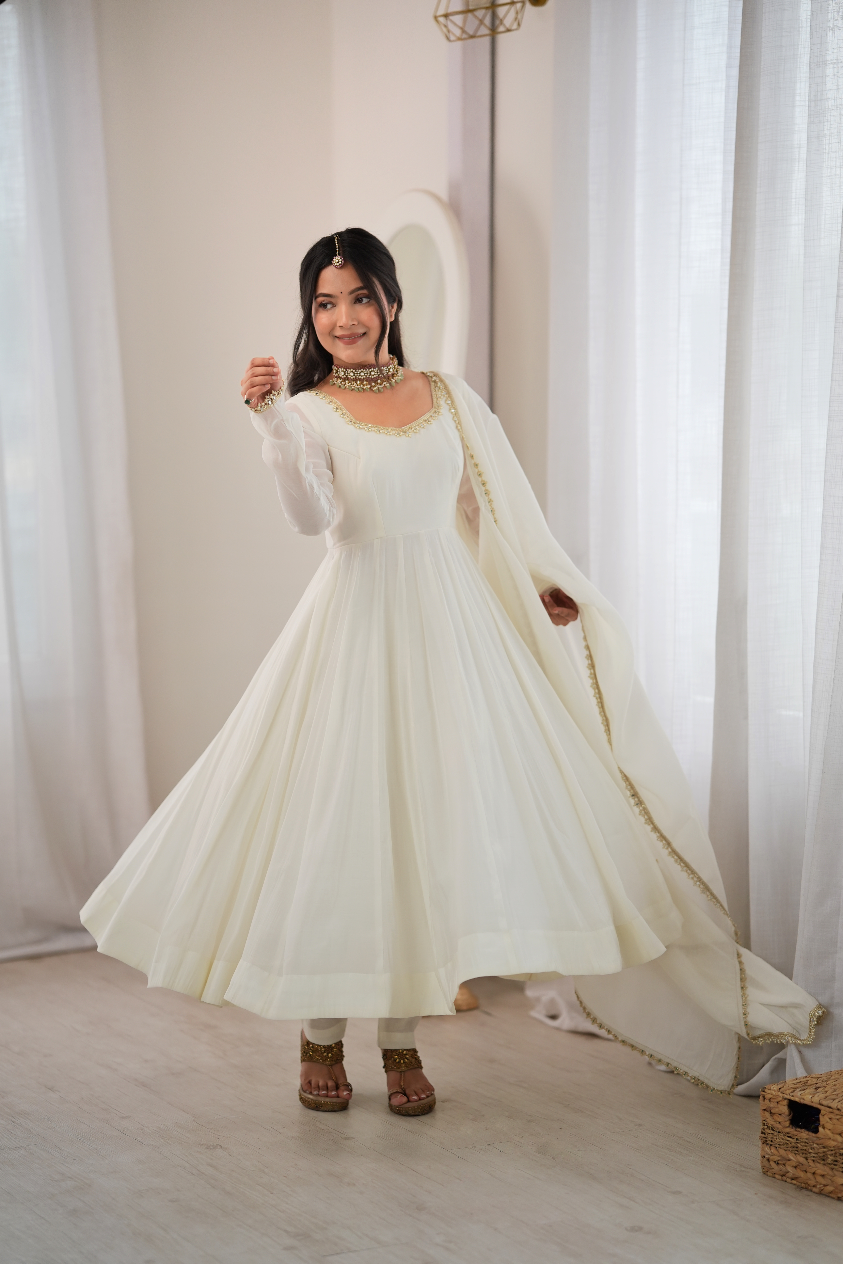 Premium Pure Mal Chanderi 16 Kali Anarkali Gown Set with Dupatta & Pant